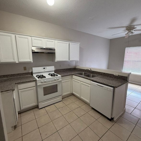 Photo - 19959 Sycamore Valley Dr