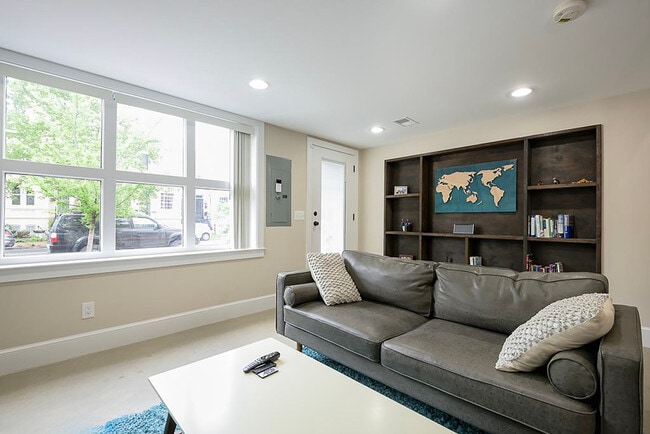 Building Photo - 717 F St NE Unit ID1011206P