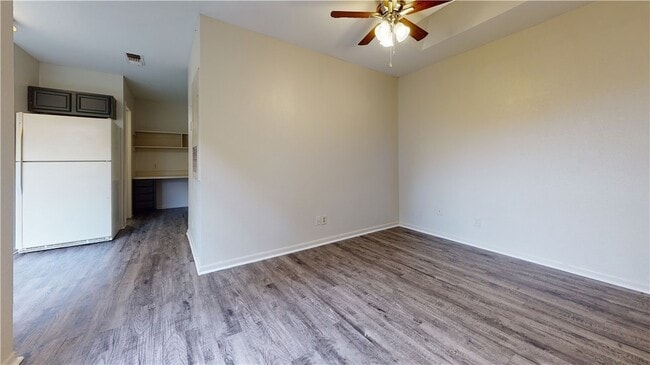 Photo - 725 Peppertree Dr Unit 23