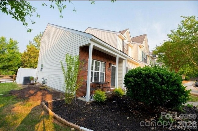 Photo - 16855 Greenlawn Hills Ct