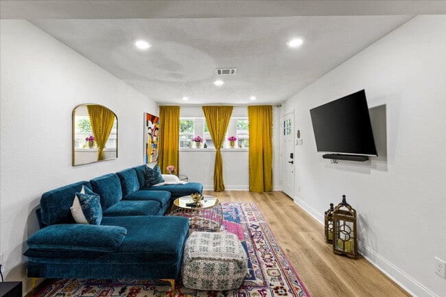Photo - 5803 Farwell Dr Unit SI ID1624278P