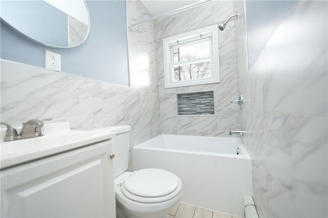 Photo - 167 Baxter St