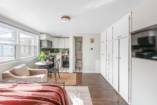 Building Photo - 113 S Henry St Unit SI ID1468341P