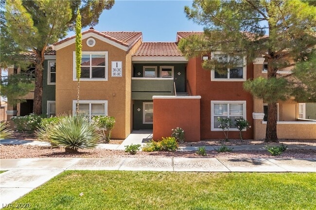 Building Photo - 8101 W Flamingo Rd Unit 2001
