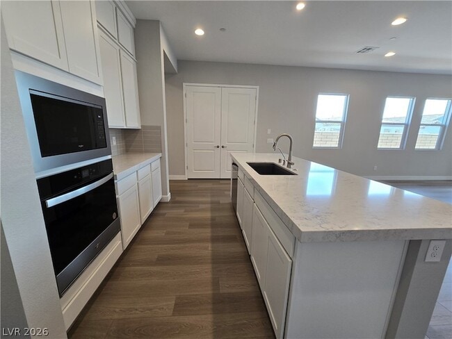 Photo - 852 Weston Ridge St