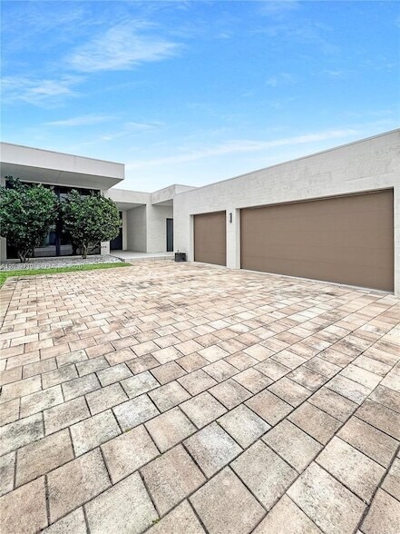 Photo - 16640 Sunset Way