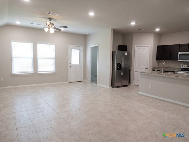 Photo - 1210 Lindsey Dr