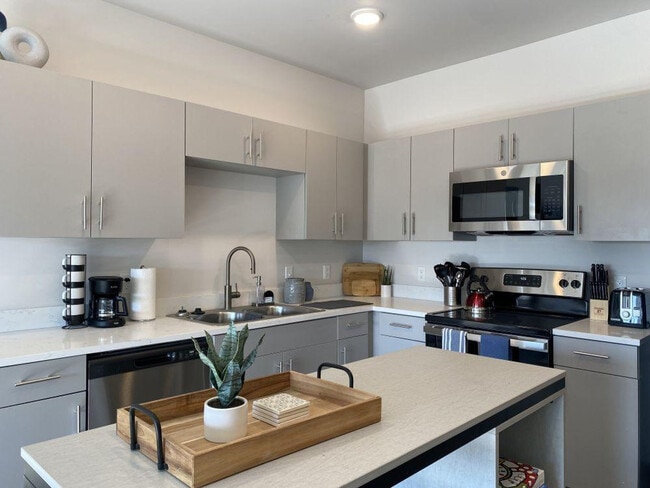 Photo - 909 Q St Unit ID1268857P