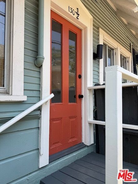 Building Photo - 130 S Ave 63