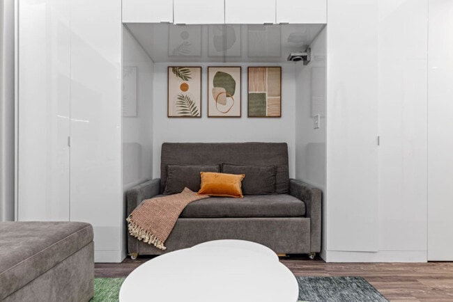 Building Photo - 12607 Larchmere Blvd Unit ID1335751P