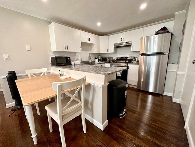 Photo - 520 Talbot Ave Unit 8
