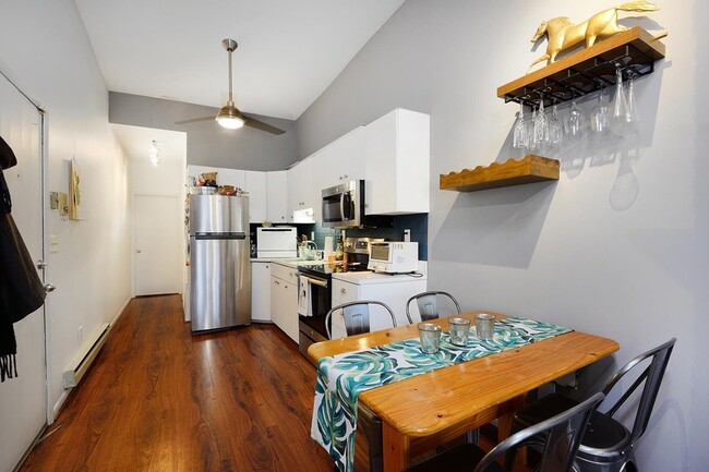 Photo - 203 Madison St