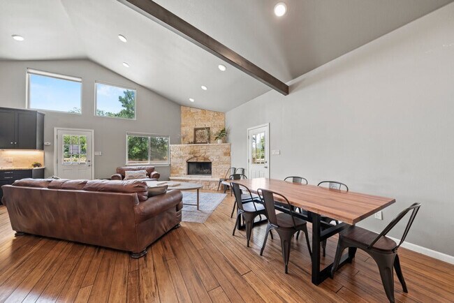 Photo - 1740 W Live Oak St Unit ID1253748P