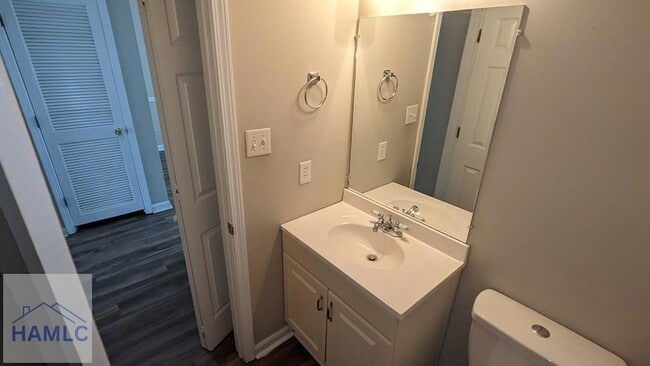 Photo - 1100 Pineland Ave