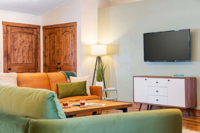 Photo - 1054 Canoe Loop Unit ID1379480P