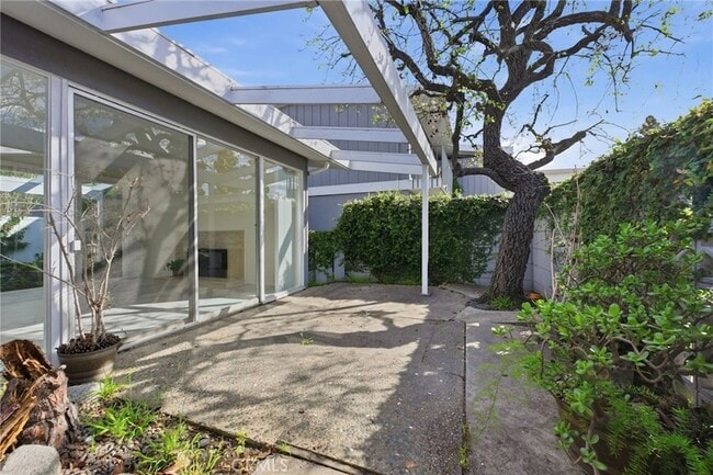 Photo - 1510 Westcliff Dr Unit 1