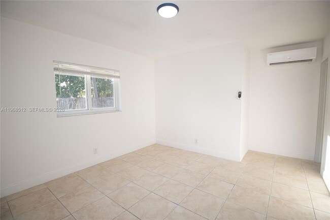 Photo - 831 NW 1st Ave Unit 4