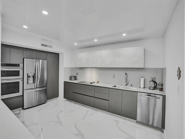 Photo - 2500 Parkview Dr Unit 1112