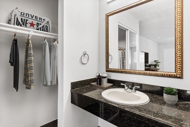 Photo - Vista De Luna