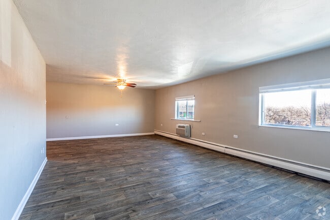 2BR, 1.5BA - 972SF - The Loop at Lamar Station