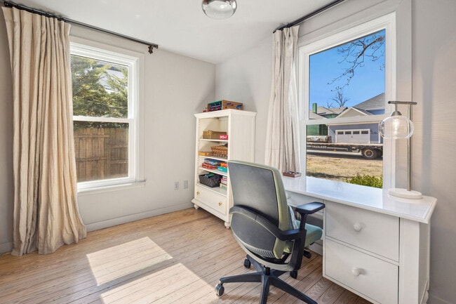 Photo - 401 SE C St Unit ID1221940P