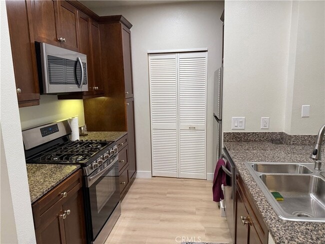 Photo - 1170 Scholarship