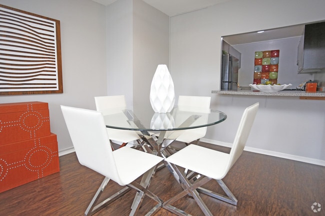 1 BR, 1 BA - dining area - 7251 At Waters Edge