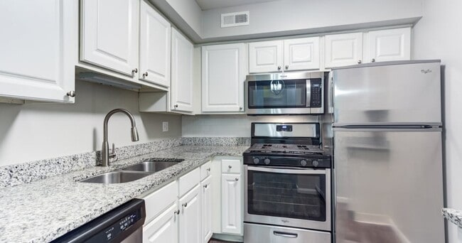 Building Photo - Briarbrook