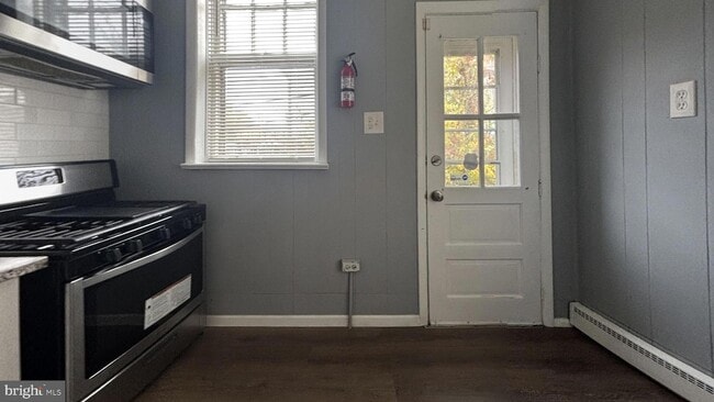 Building Photo - 834 McDowell Ave