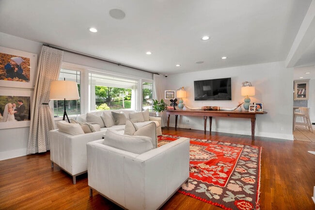 Photo - 802 N Park Ave Unit ID1375235P