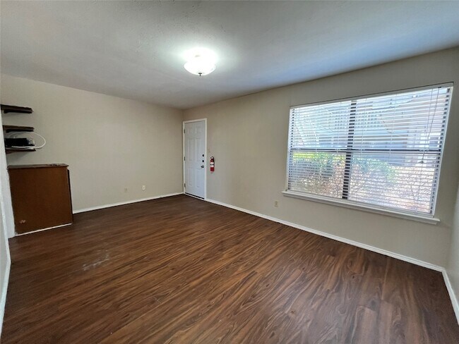 Photo - 2526 W Prairie St Unit 108