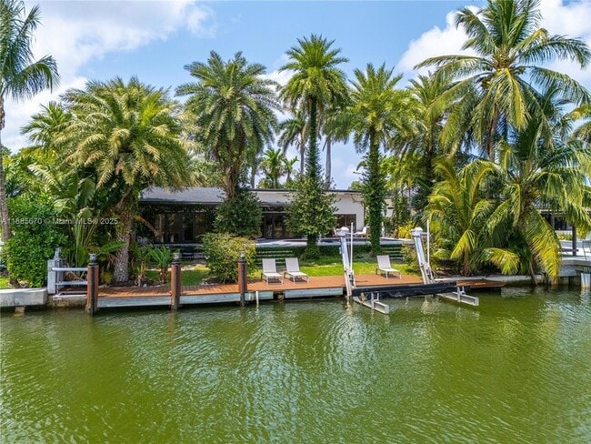 Building Photo - 1160 NE 91st St