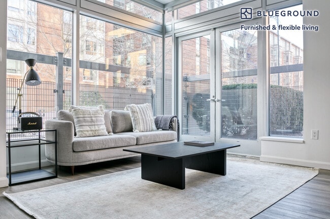 Building Photo - 100 Landsdowne St Unit FL1-ID588