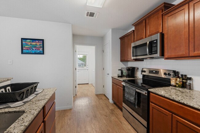 Photo - 404 Sloan St Unit SI ID1492690P