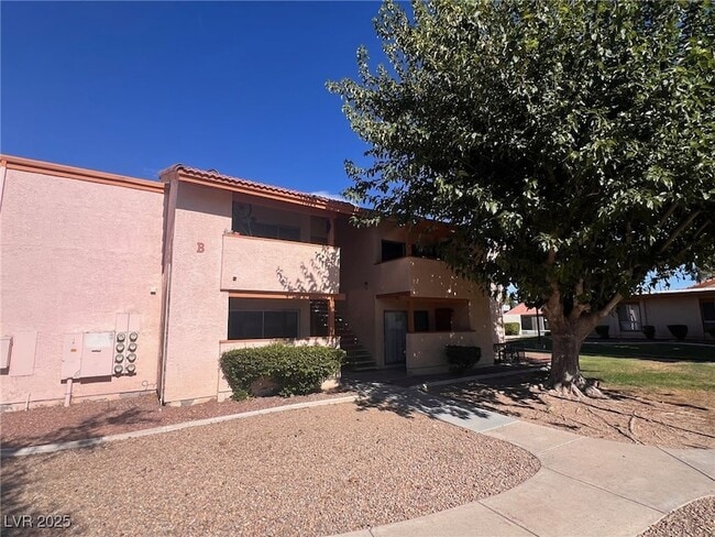 Building Photo - 1515 E Reno Ave Unit B208