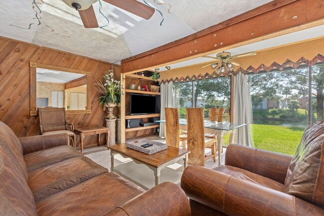 Building Photo - 4000 Gulf Terrace Dr Unit SI ID1285930P