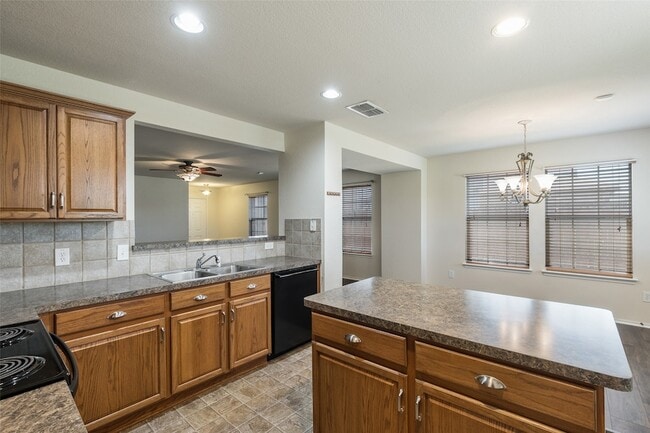 Photo - 3917 Mantis St