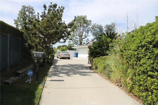 Photo - 761 W Country Hills Dr
