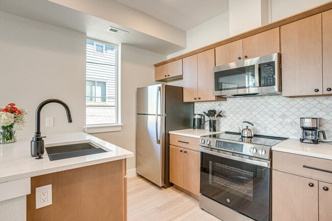 Photo - 4100 E Warren Ave Unit SI ID1385706P
