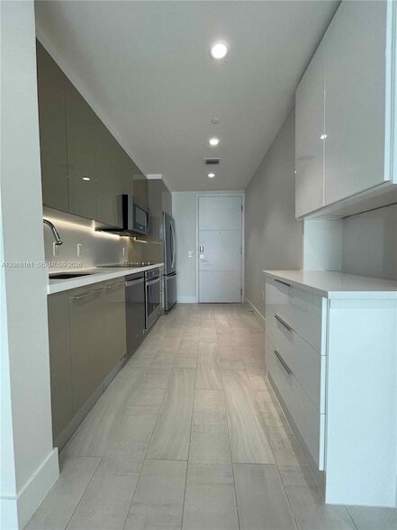 Photo - 2000 Metropica Wy Unit 308