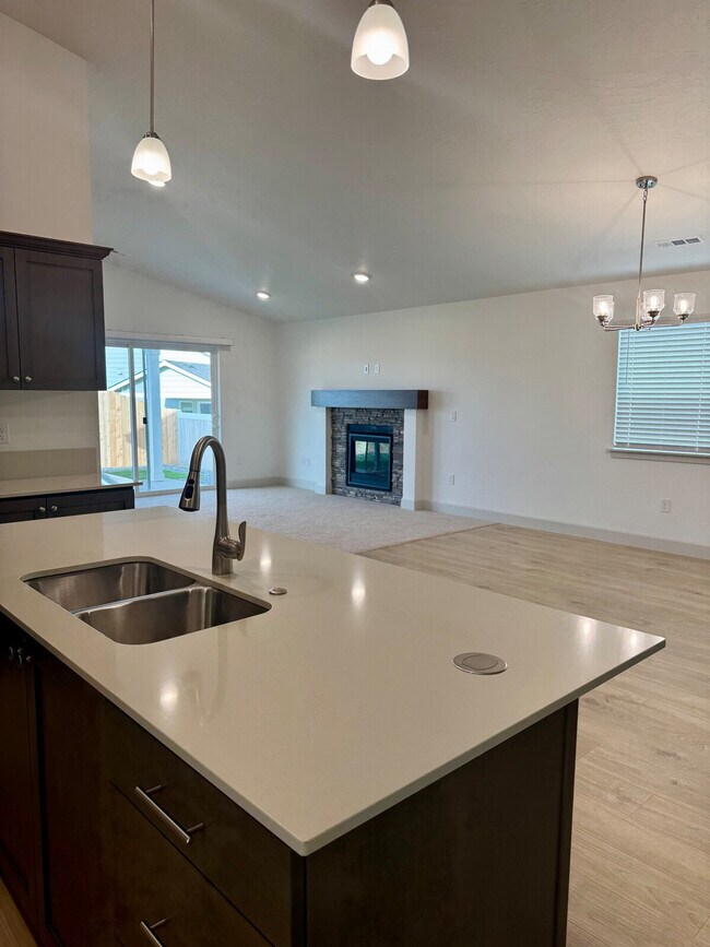 Photo - 385 Taft St Unit ID1397081P