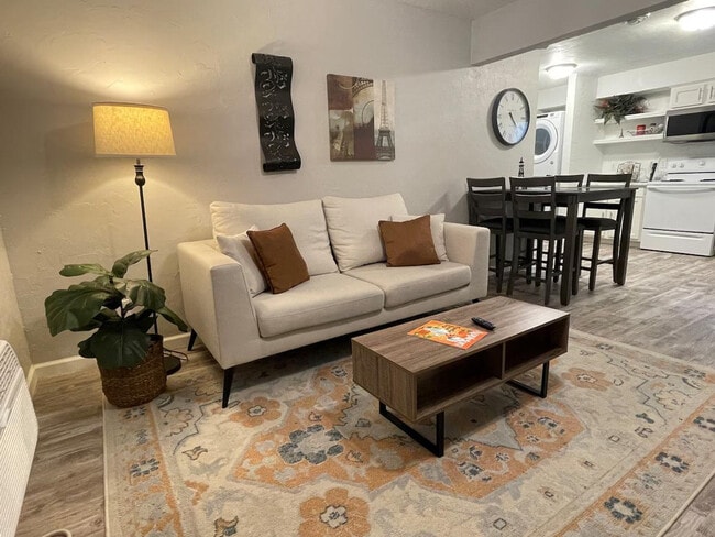 Building Photo - 915 W Weiland Ave Unit ID1296524P