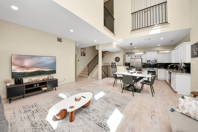 Photo - 4510B Inker St Unit SI ID1583918P