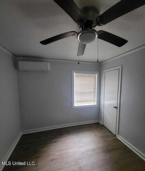 Photo - 1727 Dixie Dr