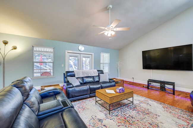Building Photo - 8411 Brixton Unit SI ID1386179P