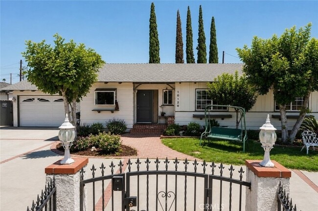 Photo - 10120 Dempsey Ave