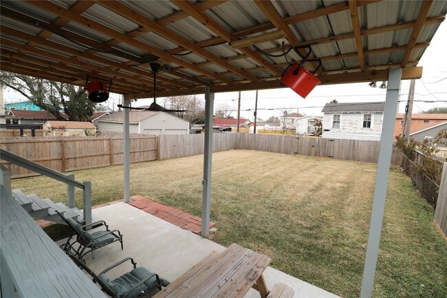 Photo - 5506 Avenue Q