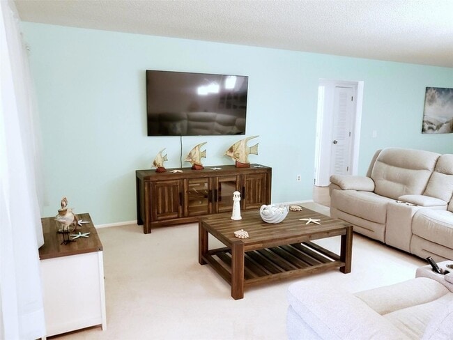 Photo - 2203 43rd St W