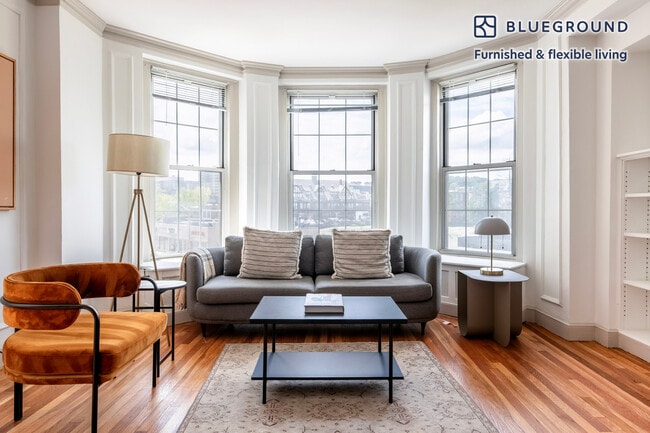 Photo - 1284 Beacon St Unit FL3-ID1177