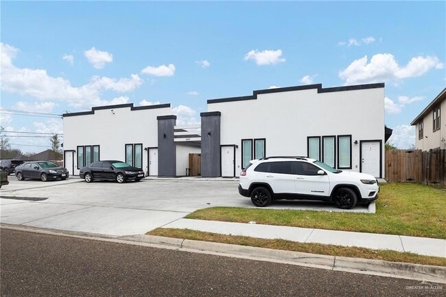 Building Photo - 1429 W Harrison Ave Unit 5